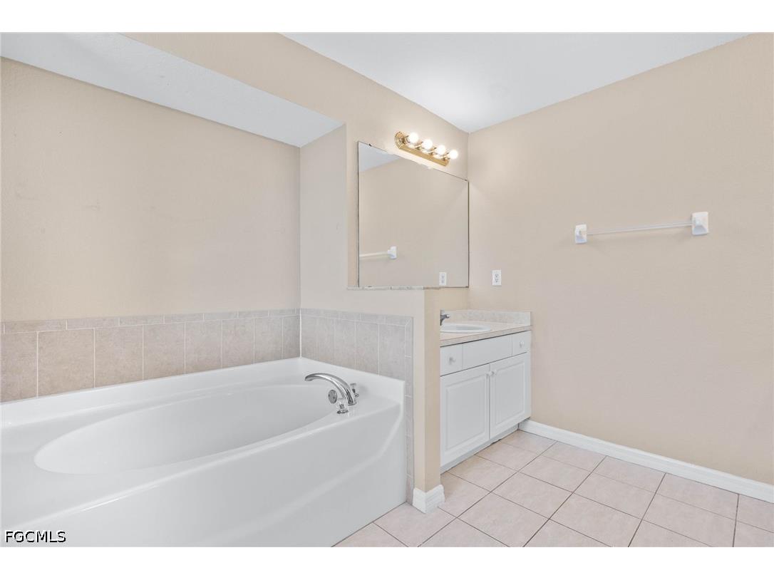 2227 NW 3rd Place Cape Coral FL 33993 2026020460 image14
