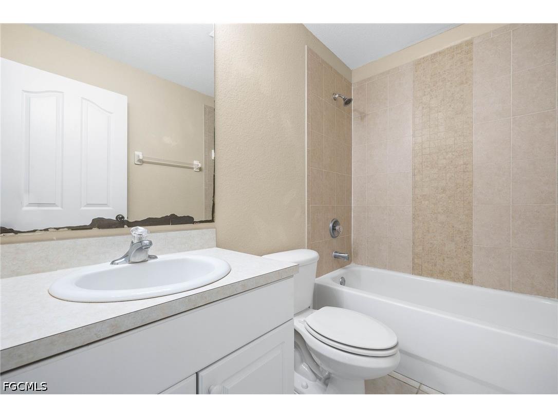 2227 NW 3rd Place Cape Coral FL 33993 2026020460 image18