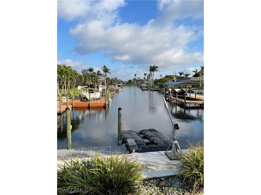 2227 SE 26th Street Cape Coral FL 33904 223019772 image1
