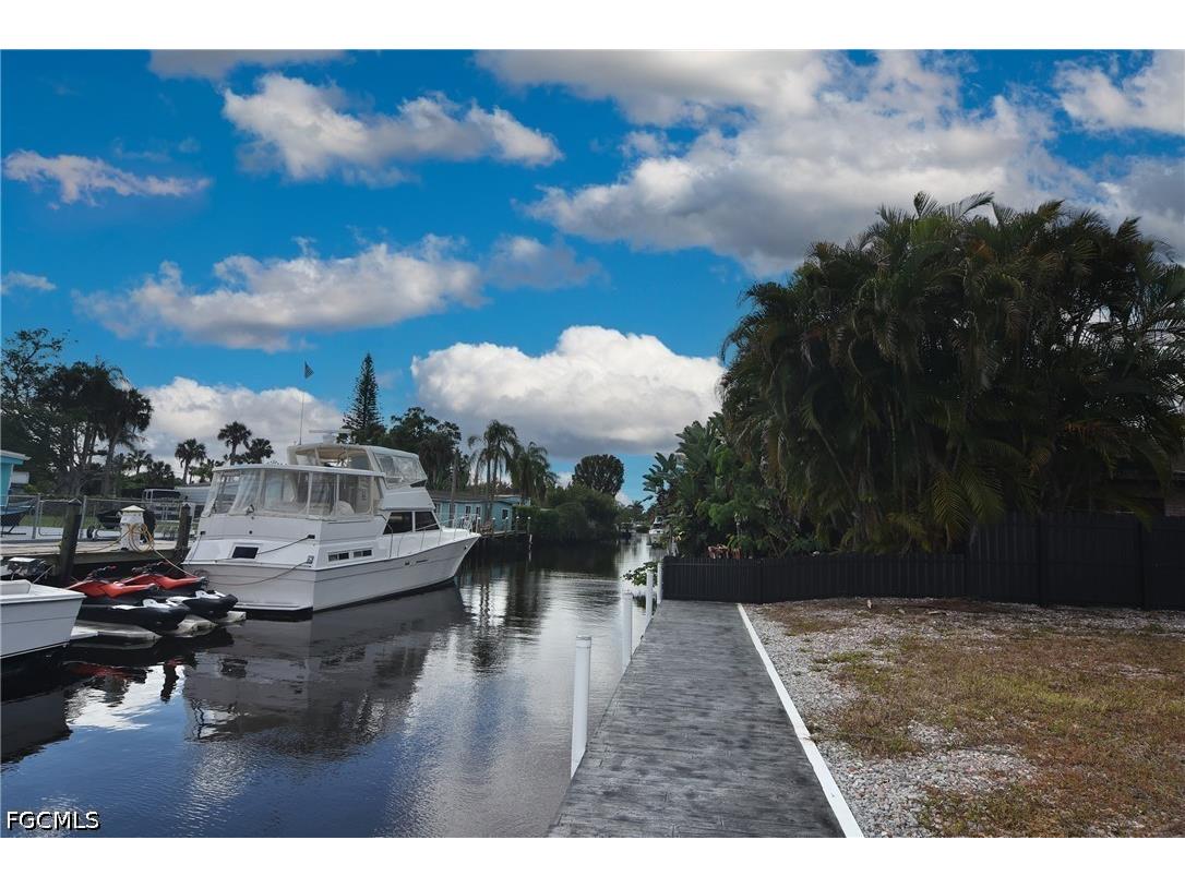 2228 Marina Park Drive Fort Myers FL 33905 2026015468 image12