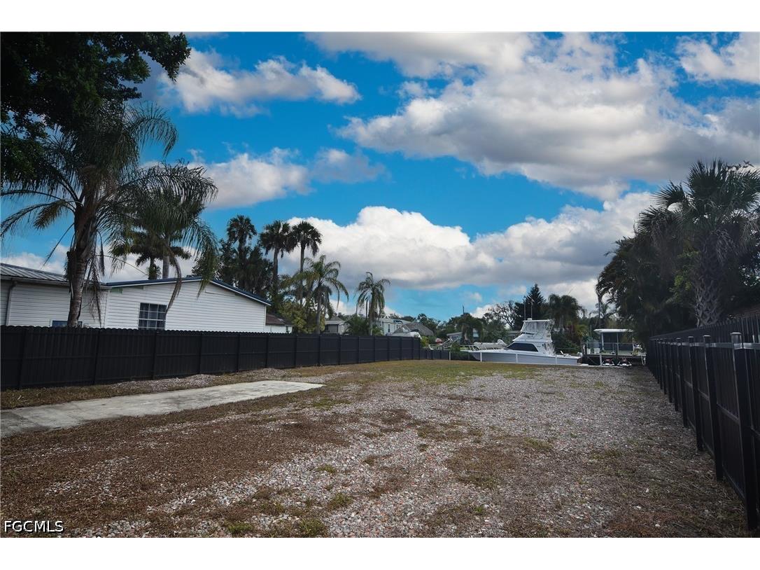 2228 Marina Park Drive Fort Myers FL 33905 2026015468 image14