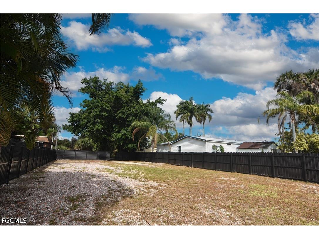 2228 Marina Park Drive Fort Myers FL 33905 2026015468 image16