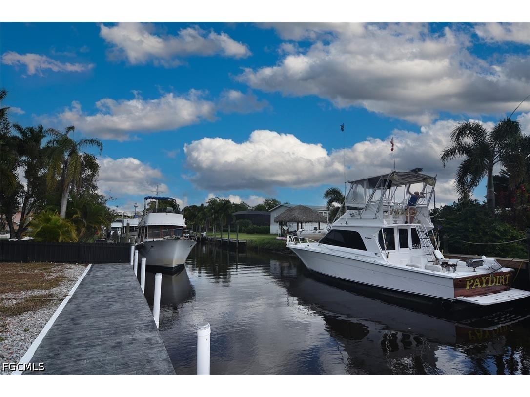 2228 Marina Park Drive Fort Myers FL 33905 2026015468 image2