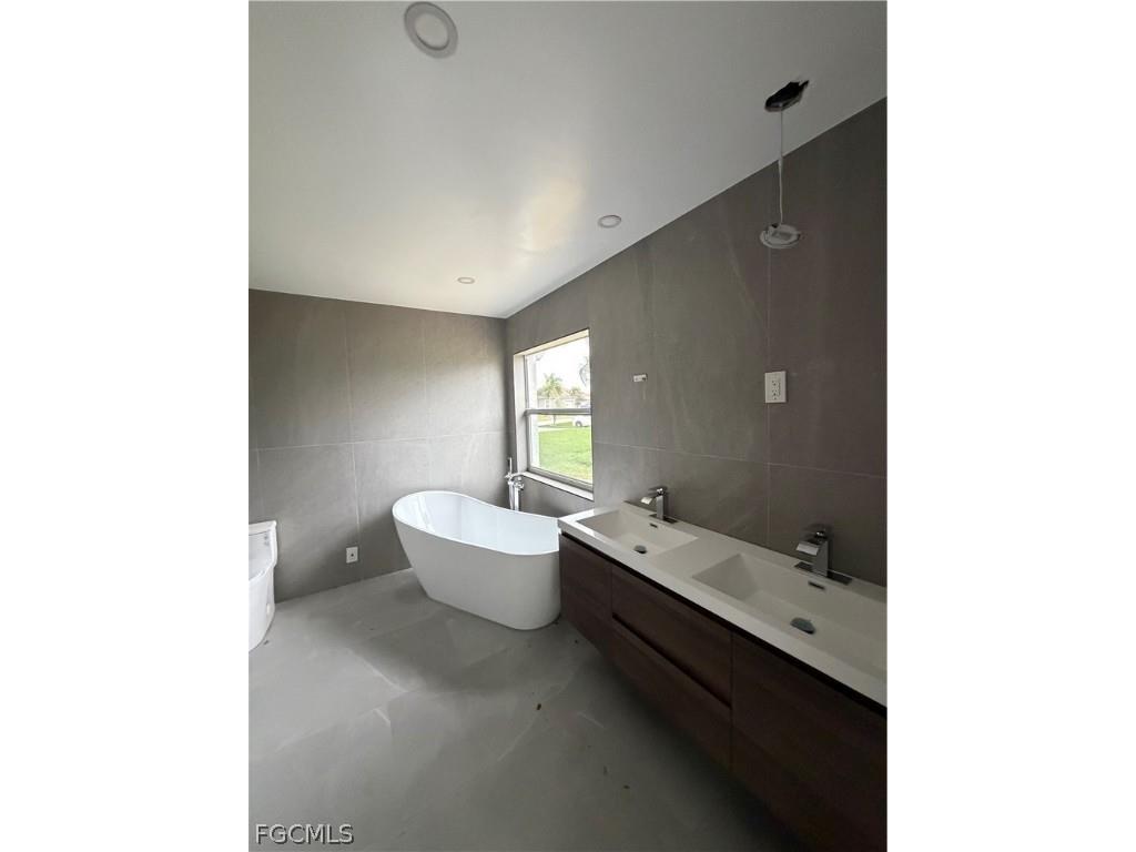 2228 SW 43rd Street Cape Coral FL 33914 2026009328 image5