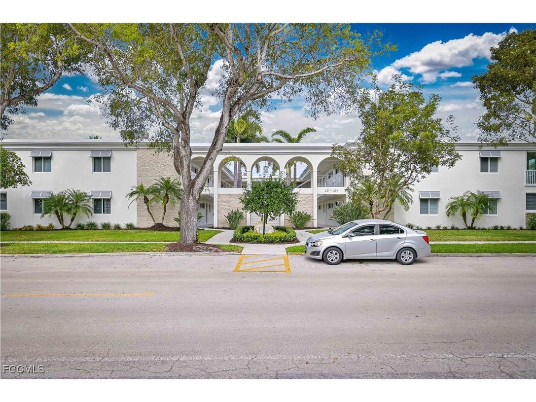 223 3rd Avenue S #223 Naples FL 34102 2025026271 image1