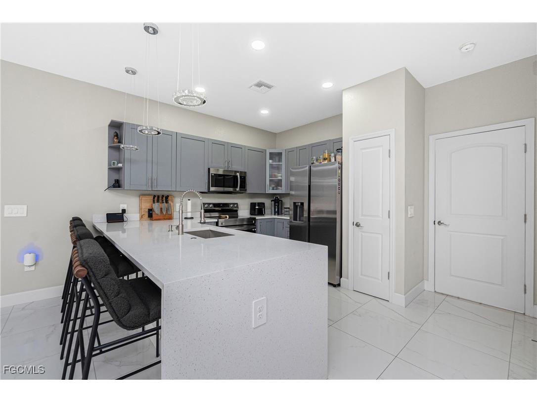 223 NW 4th Place Cape Coral FL 33993 2025000900 image13