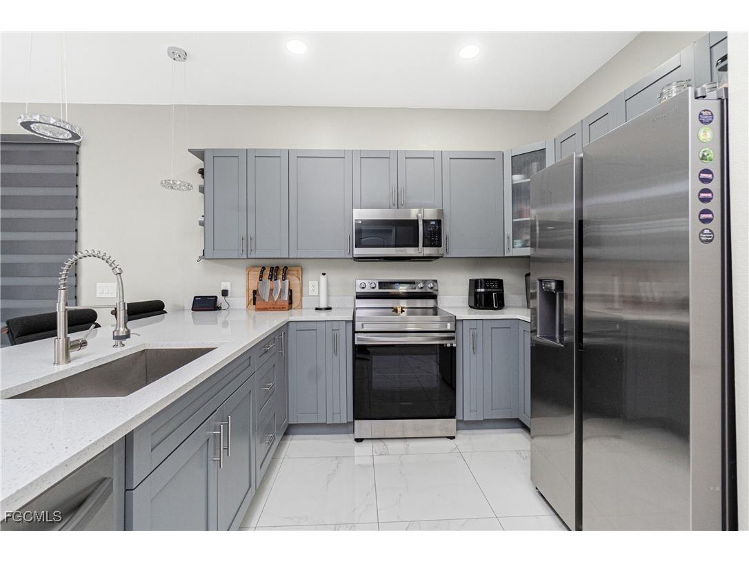 223 NW 4th Place Cape Coral FL 33993 2025000900 image14