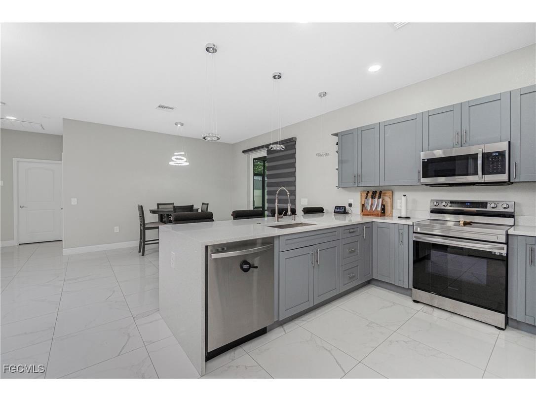 223 NW 4th Place Cape Coral FL 33993 2025000900 image15