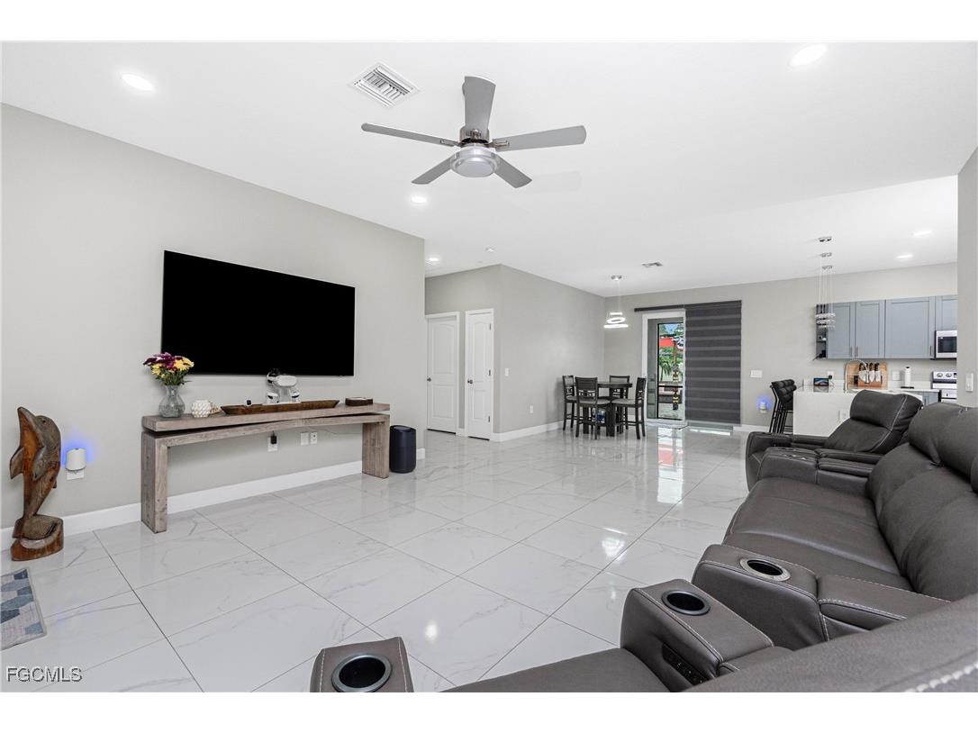 223 NW 4th Place Cape Coral FL 33993 2025000900 image18