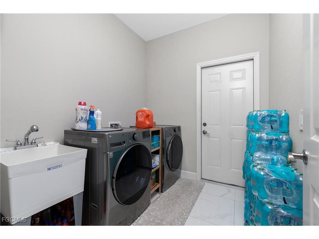 223 NW 4th Place Cape Coral FL 33993 2025000900 image19