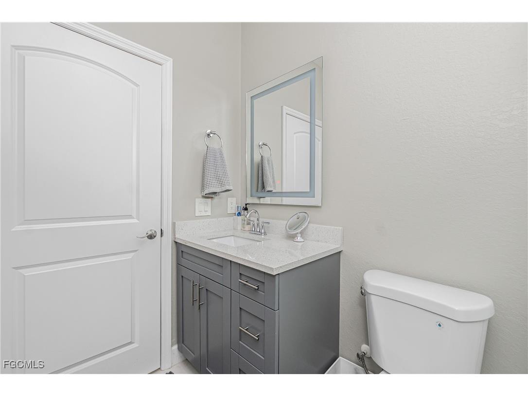 223 NW 4th Place Cape Coral FL 33993 2025000900 image33