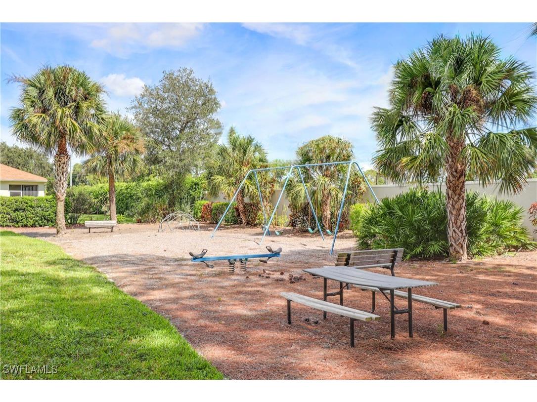 223 Stanhope Circle Naples FL 34104 225081537 image29