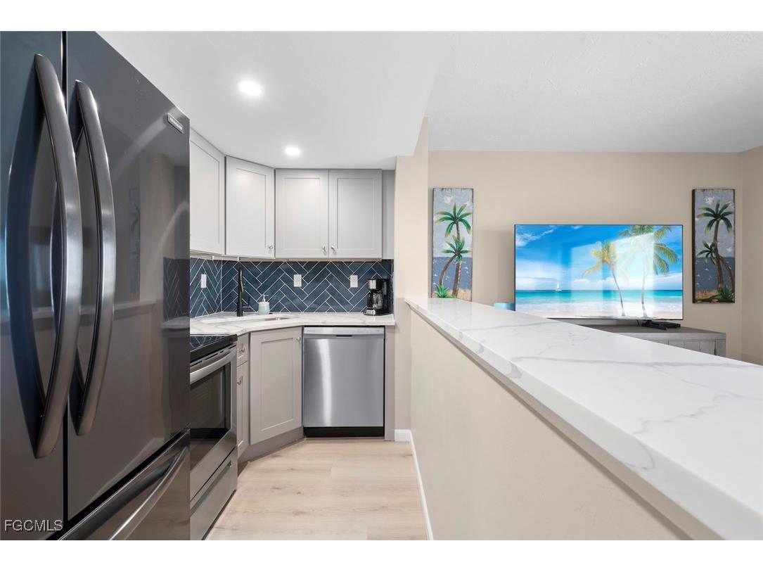 2230 Camino Del Mar Drive #3X1 Sanibel FL 33957 2026000450 image11