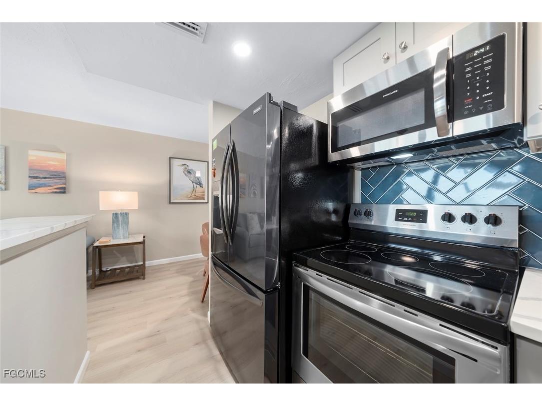 2230 Camino Del Mar Drive #3X1 Sanibel FL 33957 2026000450 image12