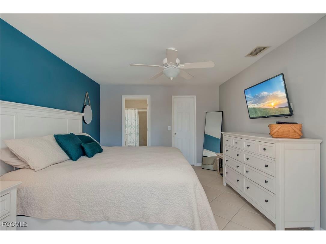 2230 Coral Point Drive Cape Coral FL 33990 2025007177 image16