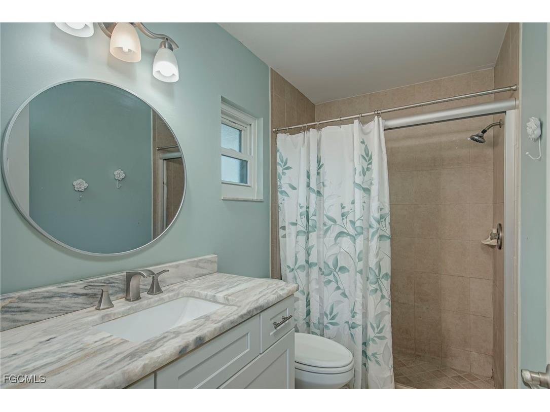 2230 Coral Point Drive Cape Coral FL 33990 2025007177 image18