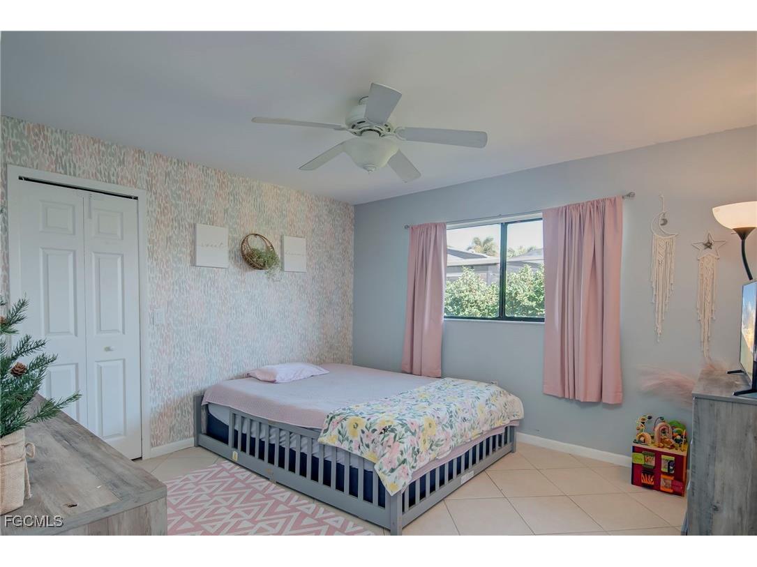 2230 Coral Point Drive Cape Coral FL 33990 2025007177 image20