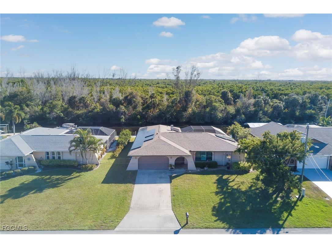 2230 Coral Point Drive Cape Coral FL 33990 2025007177 image4