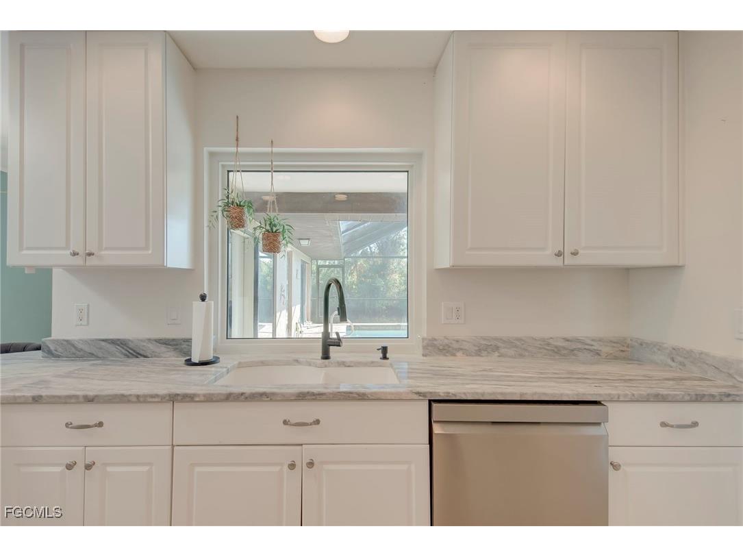 2230 Coral Point Drive Cape Coral FL 33990 2025007177 image7