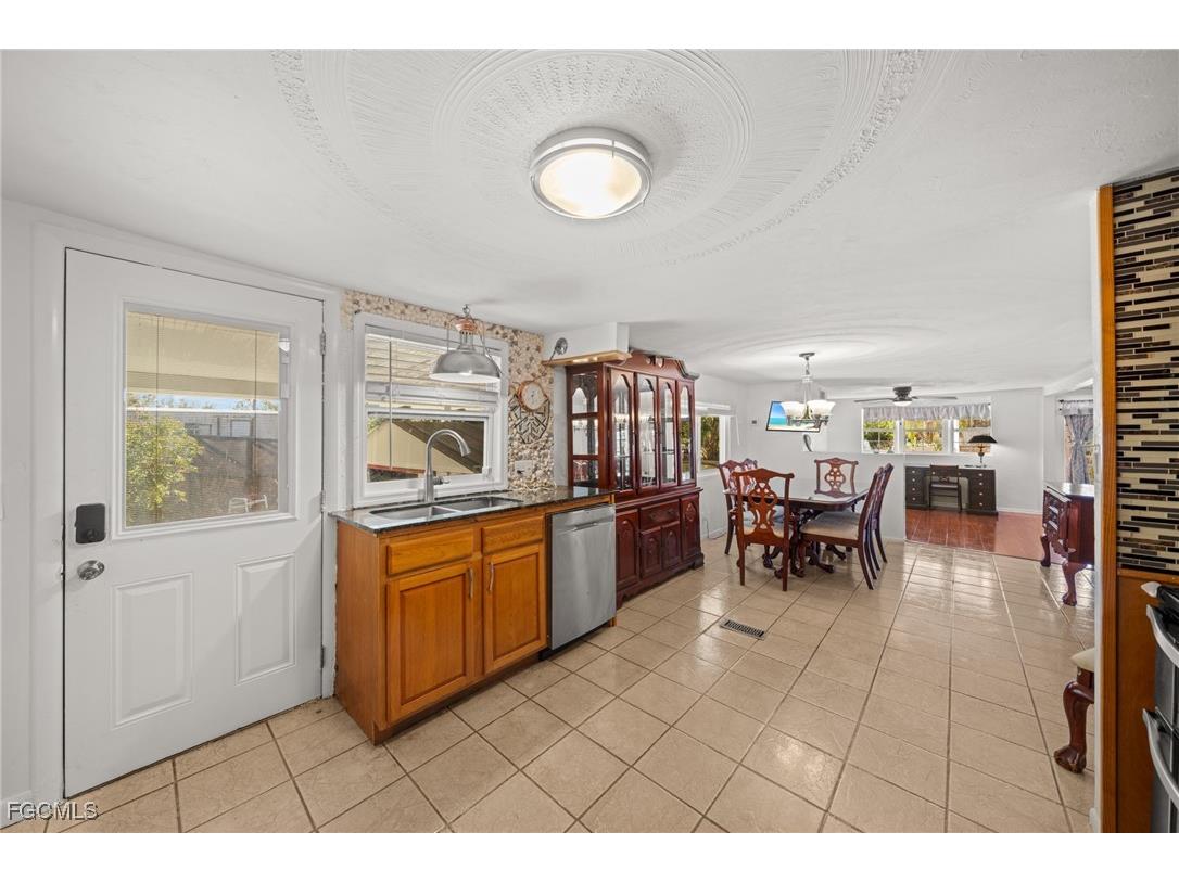 2230 Costello Lane North Fort Myers FL 33917 2026004685 image10