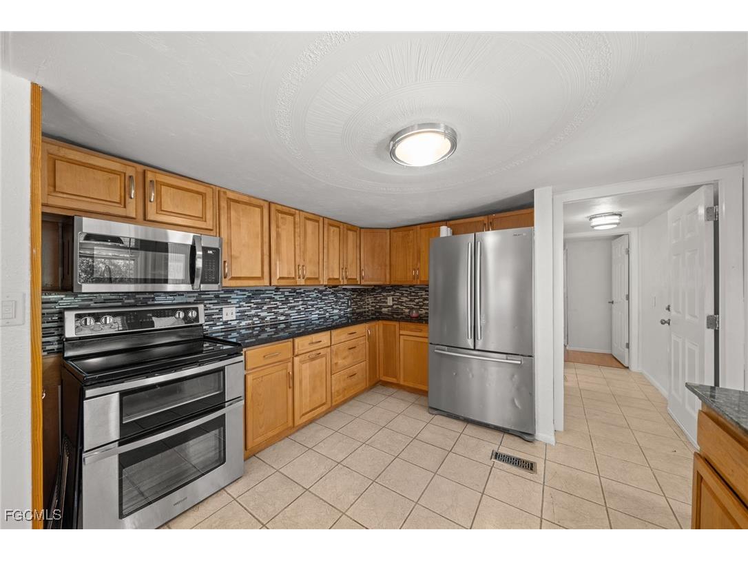 2230 Costello Lane North Fort Myers FL 33917 2026004685 image7