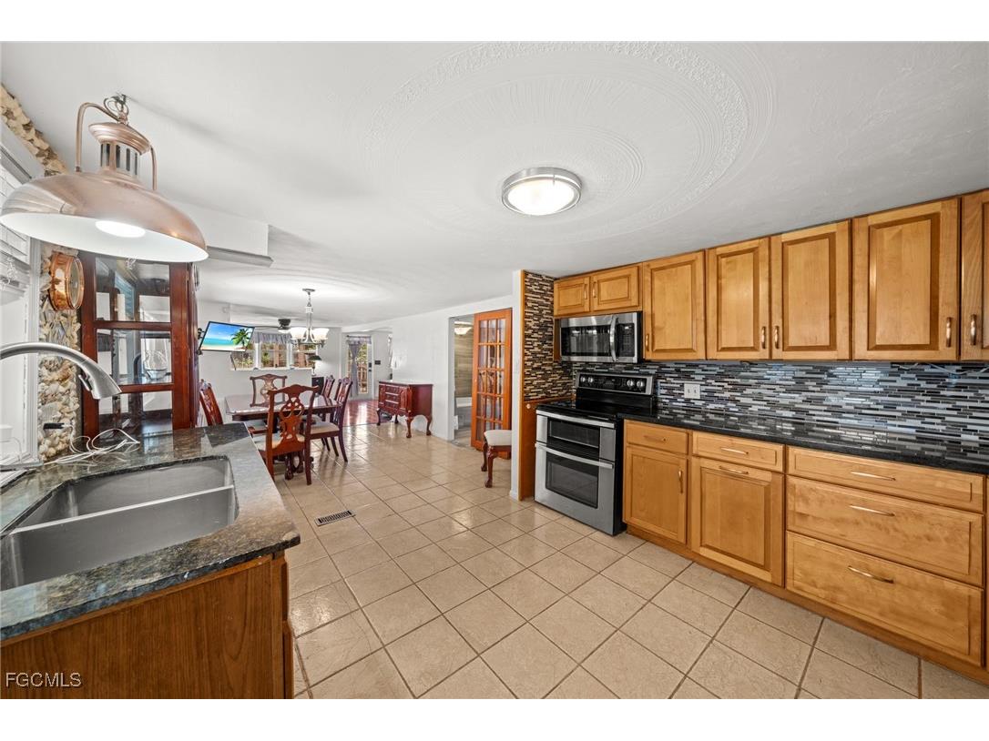 2230 Costello Lane North Fort Myers FL 33917 2026004685 image9