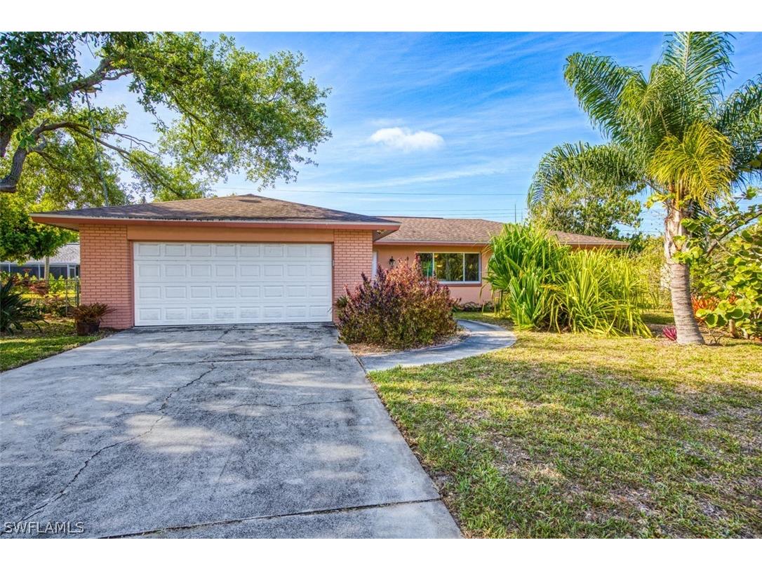 2230 Flora Avenue Fort Myers FL 33907 224030120 image1