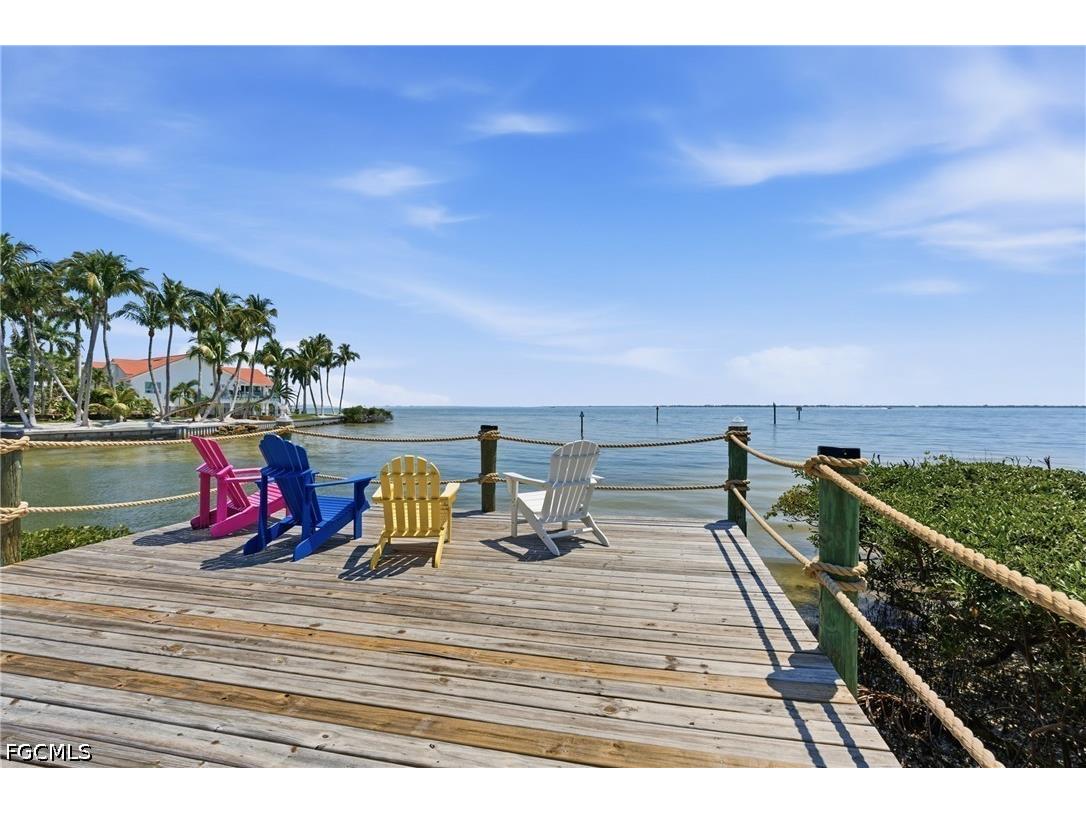 2230 Palm Avenue Saint James City FL 33956 2026014101 image1