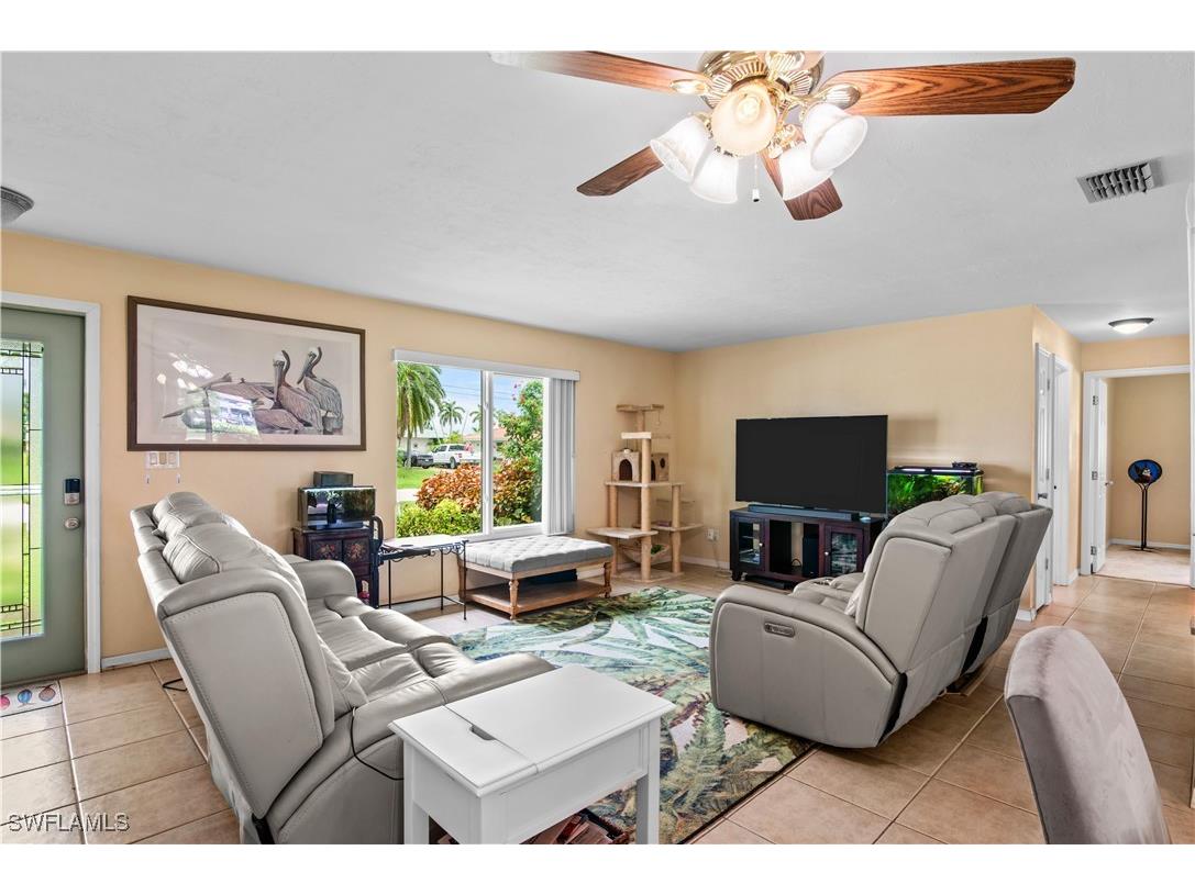 2230 SE 27th Terrace Cape Coral FL 33904 225070410 image2