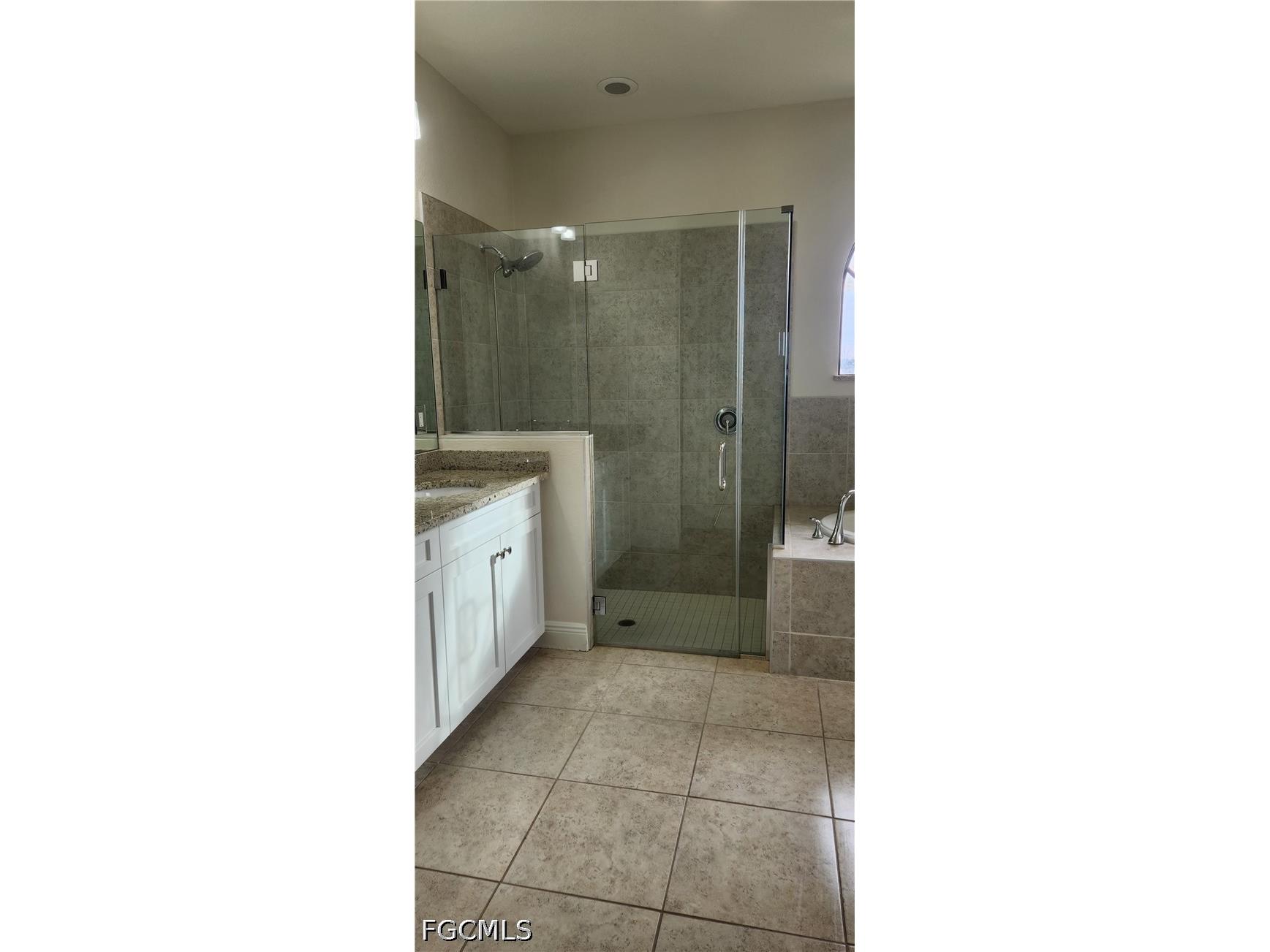 2231 NE 1st Terrace Cape Coral FL 33909 2026023561 image12