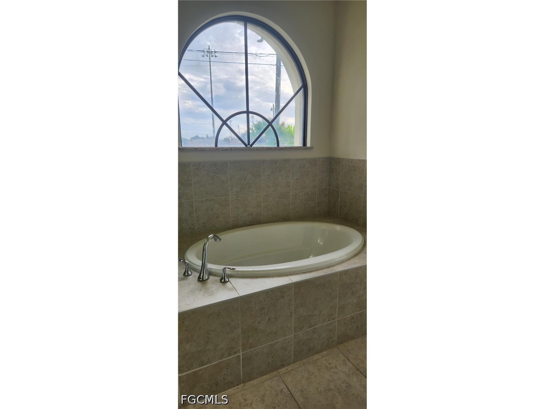 2231 NE 1st Terrace Cape Coral FL 33909 2026023561 image14