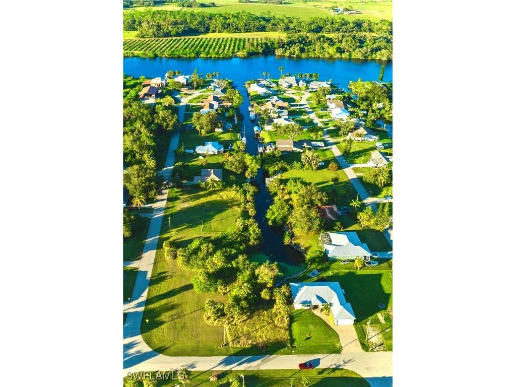 2231 Safe Harbour Court Alva FL 33920 224095340 image1