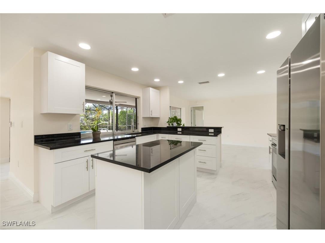 2232 Longboat Drive Naples FL 34104 225044584 image1