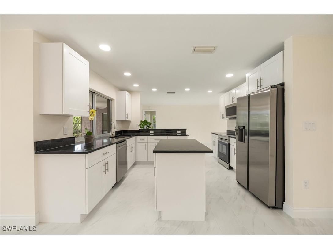 2232 Longboat Drive Naples FL 34104 225044584 image3