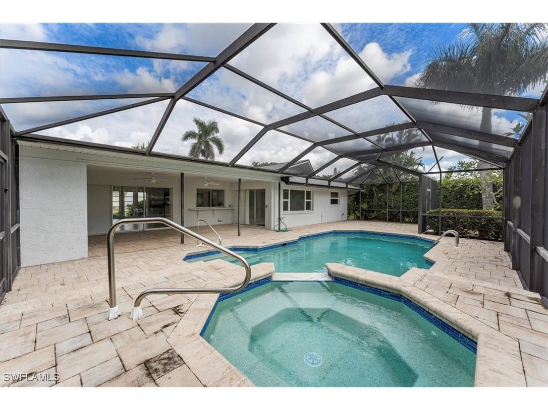 2232 Longboat Drive Naples FL 34104 225044584 image9