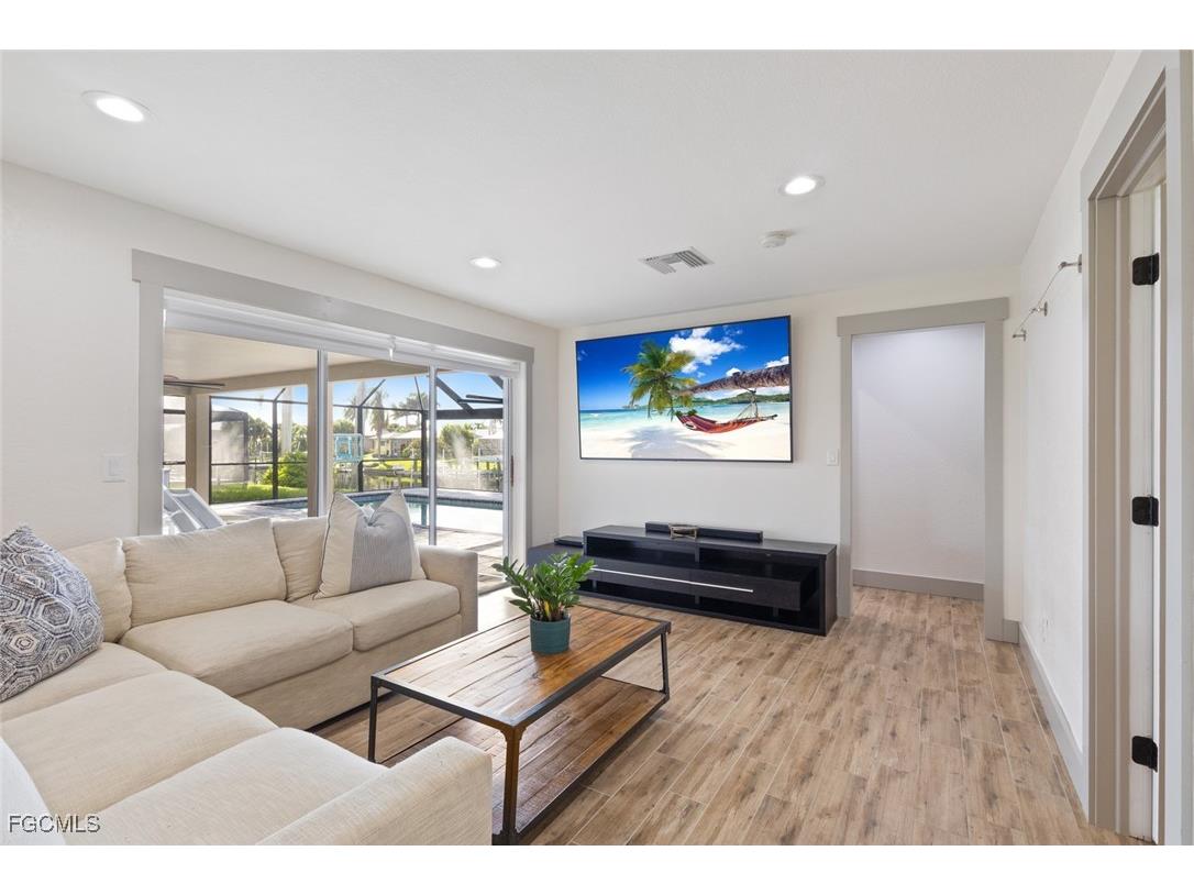 2232 SE 27th Street Cape Coral FL 33904 2025004599 image32