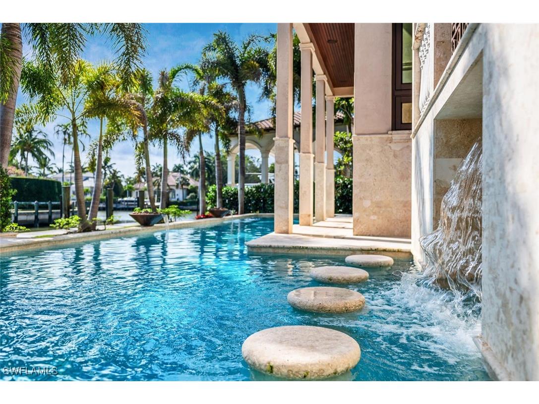 2233 Forrest Lane Naples FL 34102 225071270 image16