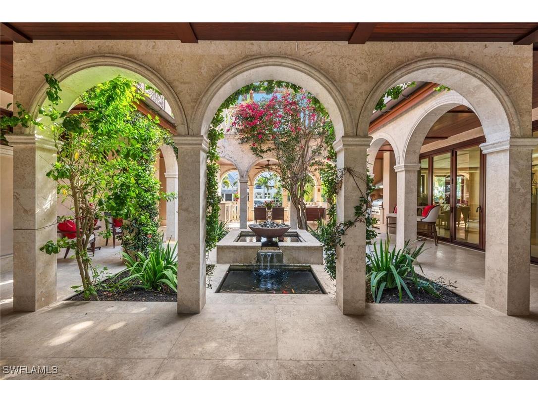 2233 Forrest Lane Naples FL 34102 225071270 image4