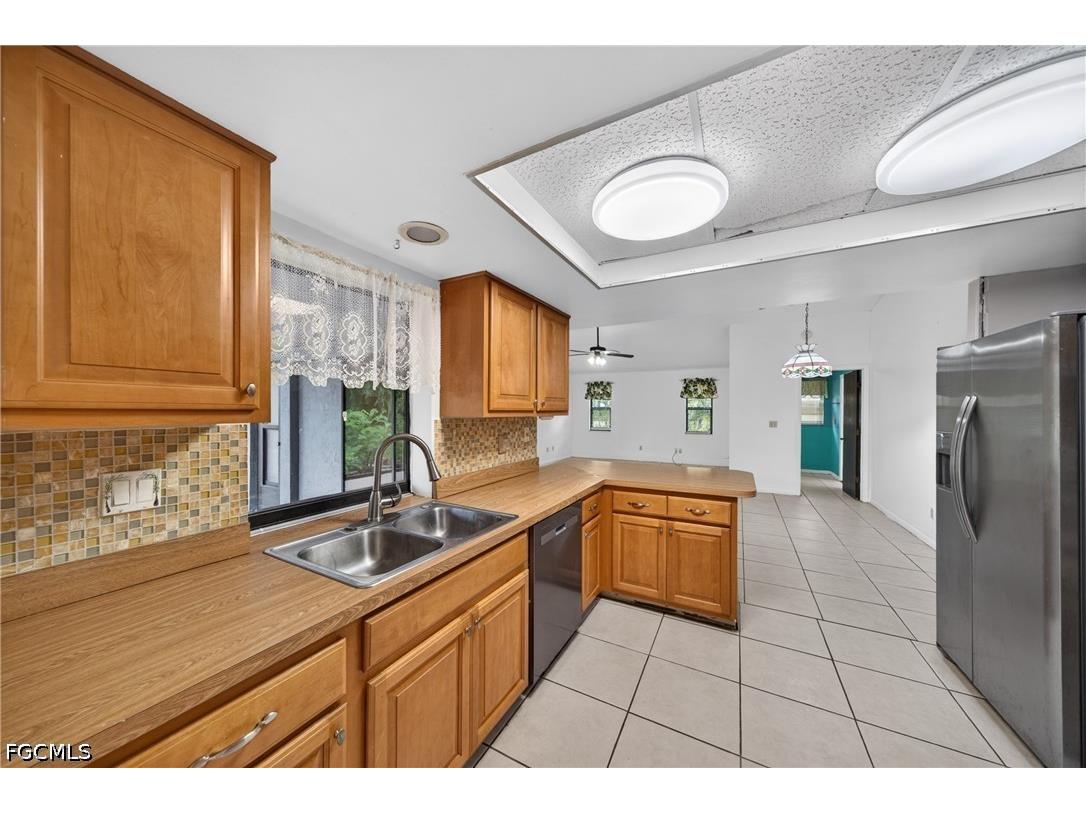 2233 SW 4th Street Cape Coral FL 33991 2026019490 image14