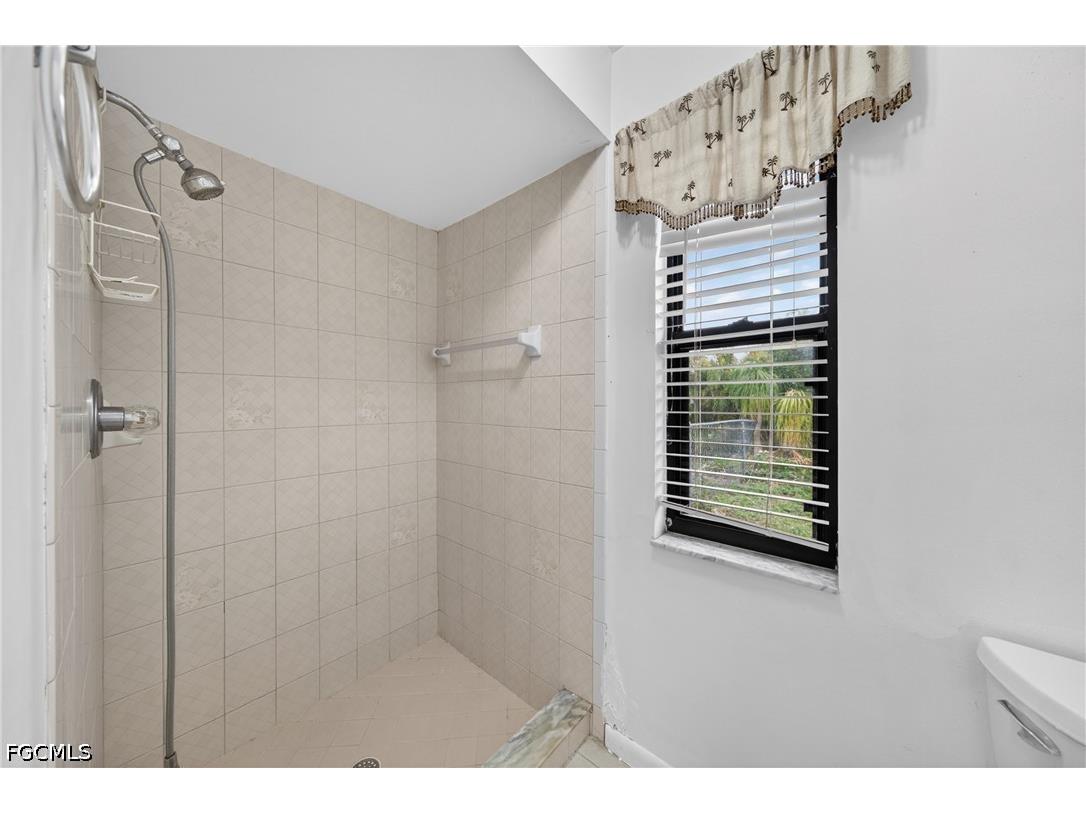 2233 SW 4th Street Cape Coral FL 33991 2026019490 image21