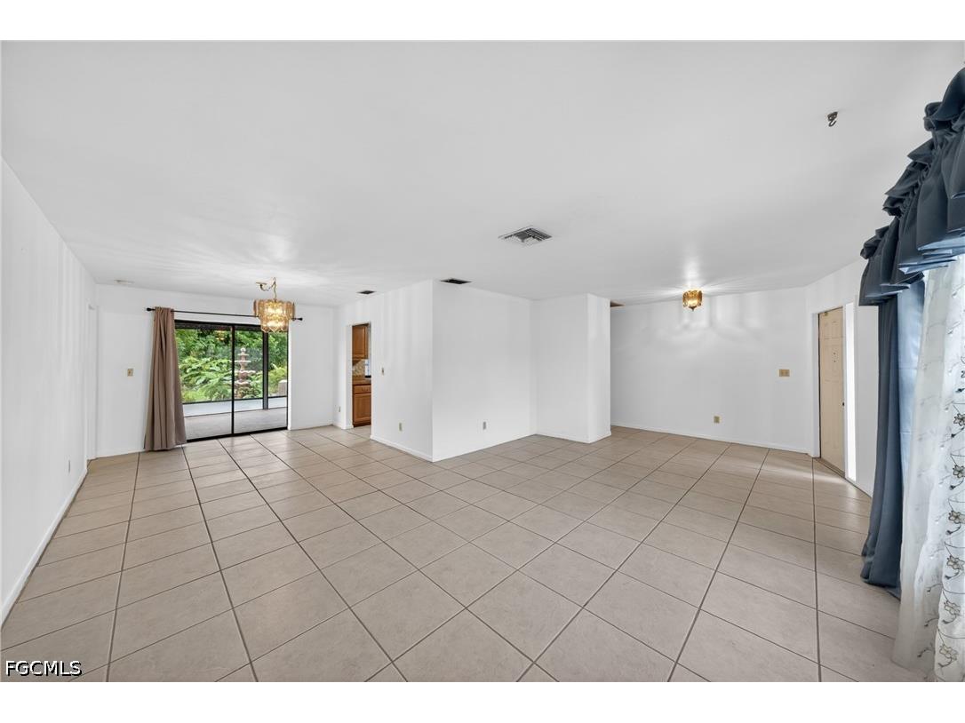 2233 SW 4th Street Cape Coral FL 33991 2026019490 image4