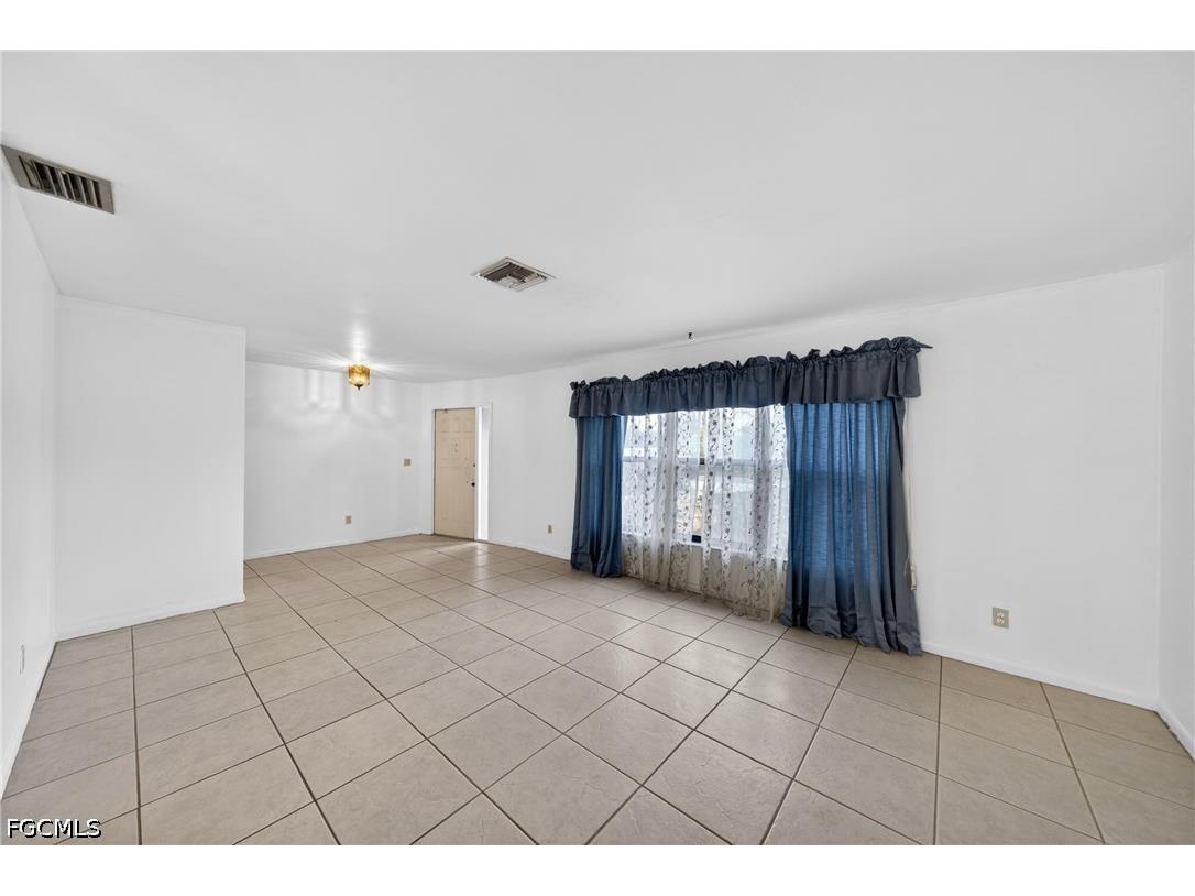 2233 SW 4th Street Cape Coral FL 33991 2026019490 image5
