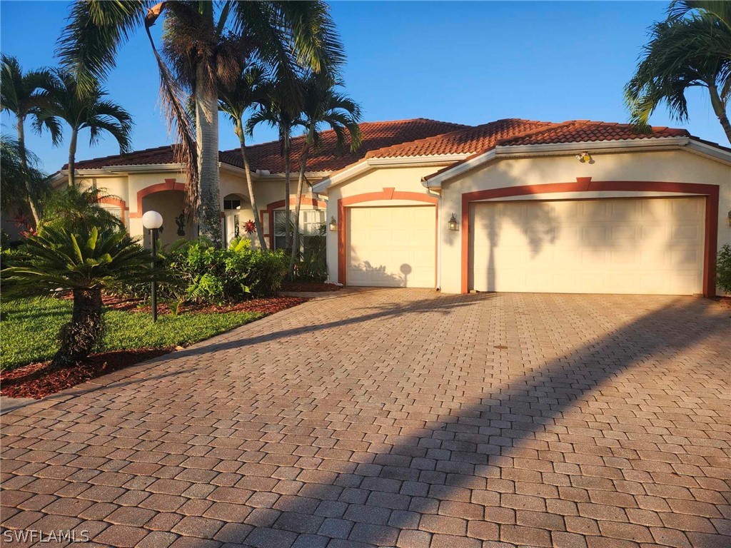 2235 Grove Drive Naples FL 34120 224030057 image1
