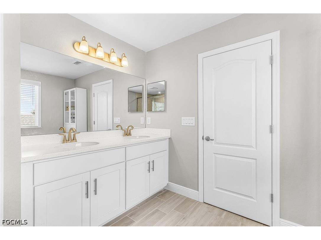 2235 SW 2nd Lane Cape Coral FL 33991 2026003592 image12