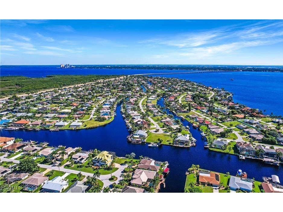 2236 SE 27th Street Cape Coral FL 33904 2025003975 image2