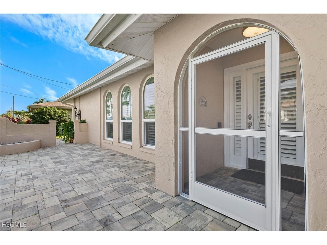 2236 SE 27th Street Cape Coral FL 33904 2025003975 image4