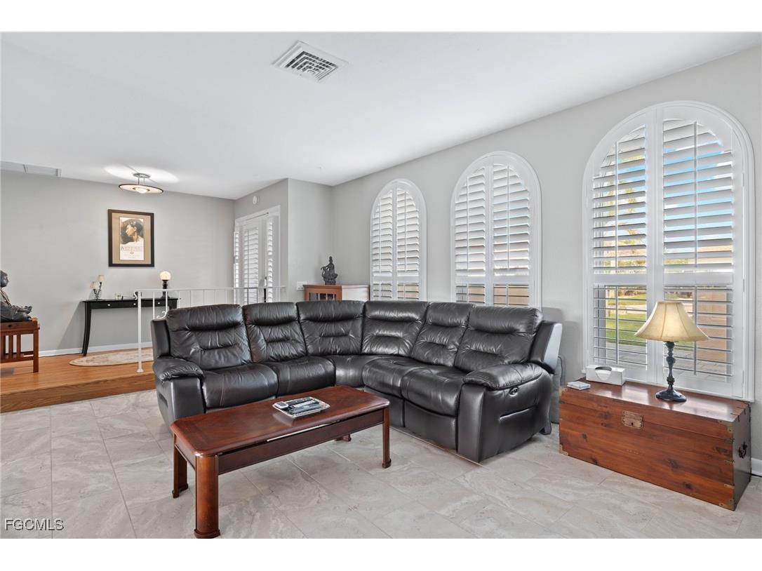 2236 SE 27th Street Cape Coral FL 33904 2025003975 image6