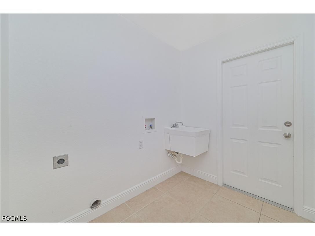 2236 SW 14th Place Cape Coral FL 33991 2026018320 image39