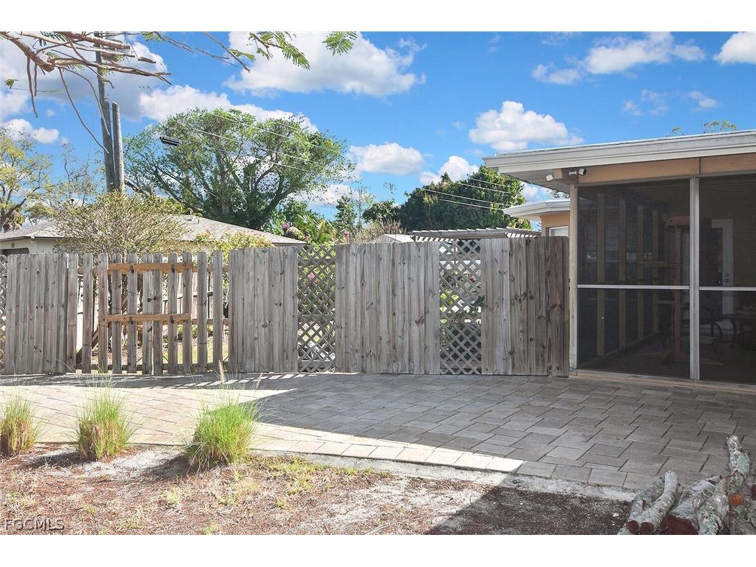 2237 Flora Avenue Fort Myers FL 33907 2026011254 image35