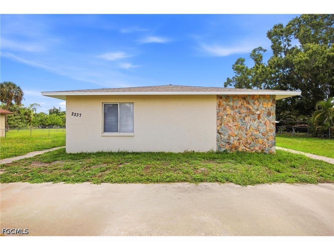 2237 Iris Way Fort Myers FL 33905 2026024120 image3